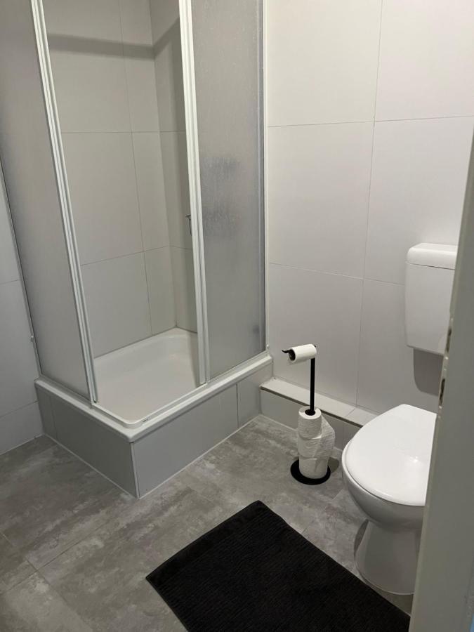 Apartment Black